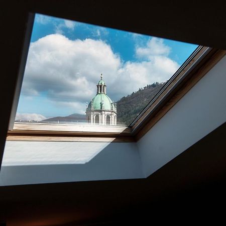 Sky Attic 72 - The House Of Travelers Lejlighed Como Eksteriør billede