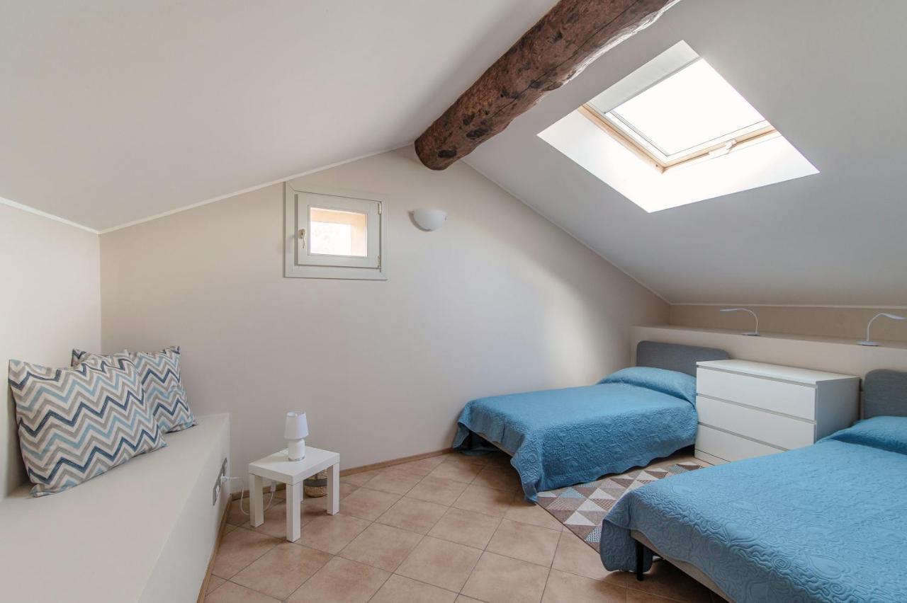 Sky Attic 72 - The House Of Travelers Lejlighed Como Eksteriør billede